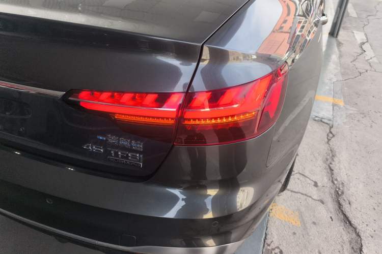 Used Audi A4L 2020 40 TFSI Fashion Dynamic Model Right Rear Taillight