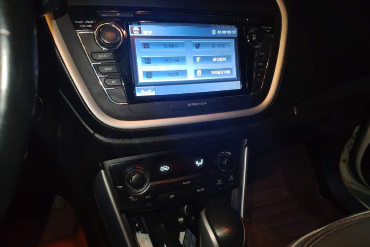 Used Suzuki S-Cross 2014 1.6L CVT Two-Wheel Drive Elite Version Audio And AC Panel