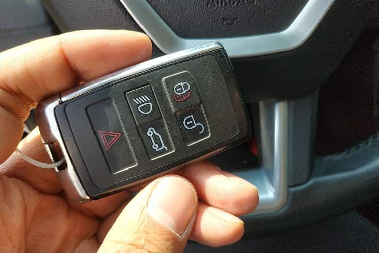 Used Land Rover Discovery Sport 2018 240 PS HSE Version
