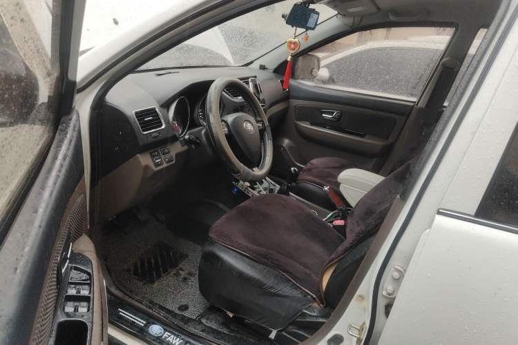 Used FAW Senya S80 2015 1.5L Manual 5-Seater Urban Edition