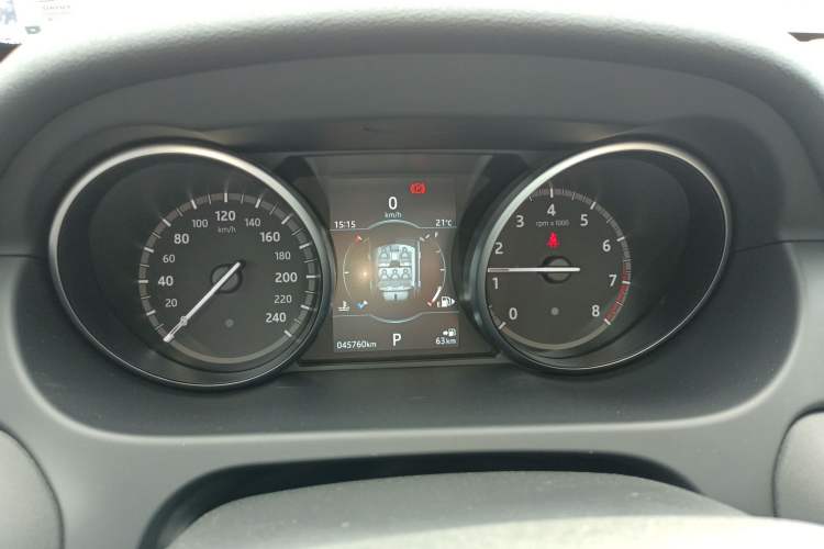 Used Land Rover Discovery Sport 2019 240 PS SE Version China VI Standard Instrument Cluster