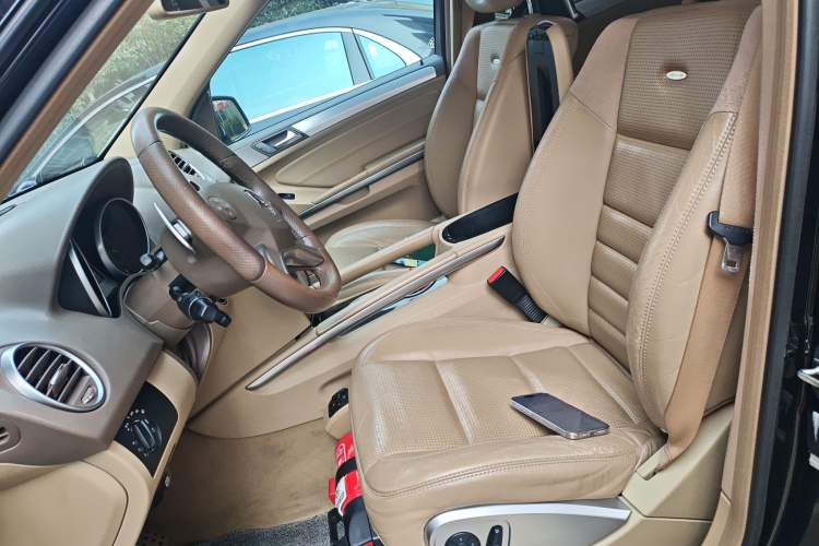 Used Mercedes-Benz M-Class AMG 2011 AMG ML 63 Left Front Seat