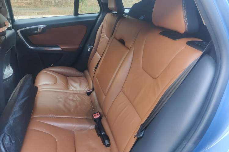 Used Volvo V60 2014 Restyled T5 Zhiya Edition
