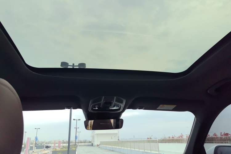 Used Geely Auto Monjaro L 2024 2.0TD High-Power Automatic Two-Wheel Drive Yunqi Version Headliner