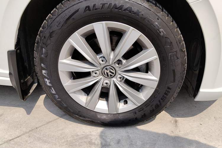 Used Volkswagen Lavida 2019 1.5L Automatic Fashion Edition China VI Right Front Wheel Hub