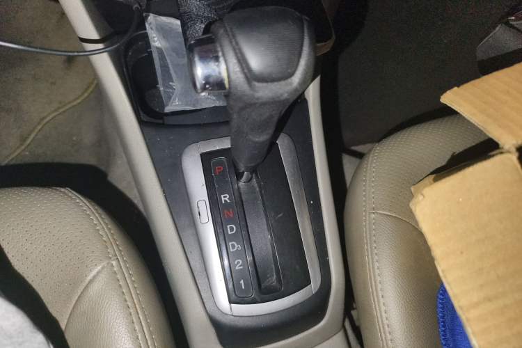 Used Everus S1 2012 1.3L Automatic Comfort Edition Gear Lever