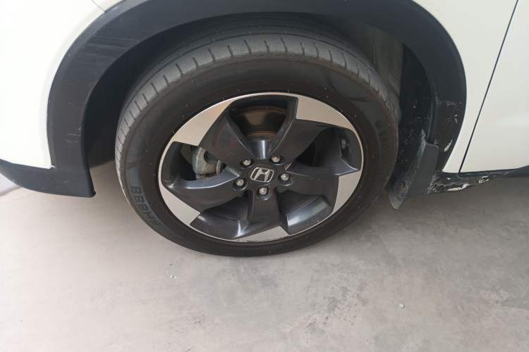 Used Honda Vezel 2017 1.8L CVT Front-Wheel Drive Pioneer Edition