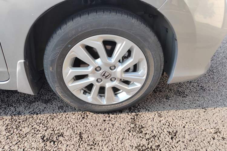 Used Honda Fit 2018 1.5L CVT Comfort Sunroof Version Right Front Wheel Hub