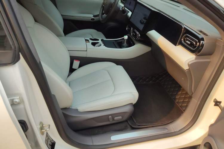 Used Leapmotor C01 2022 Rear-Drive Ultra-Long Range Version Right Front Seat