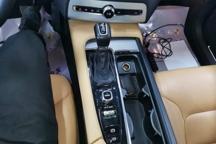 Used Volvo XC90 2015 T6 Zhiyi Edition 7-Seater