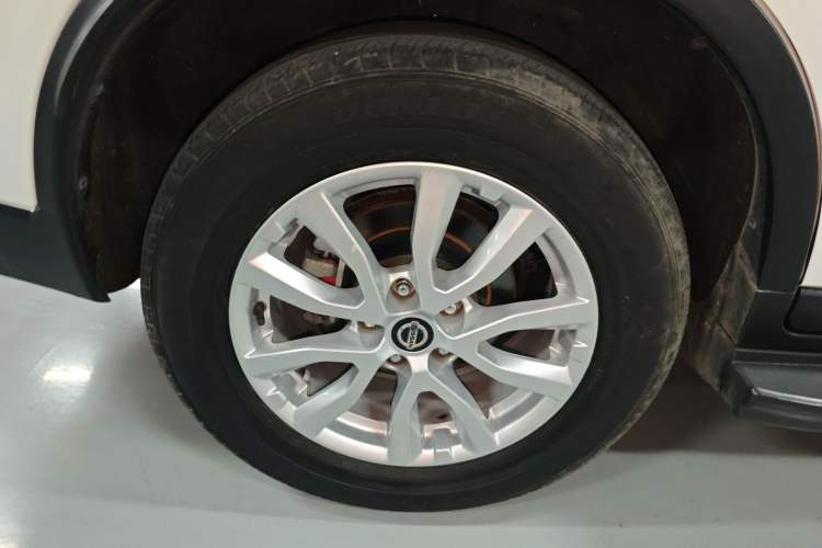 Used Nissan X-Trail 2017 2.0L CVT 7-Seater Comfort Edition 2WD Right Rear Wheel Hub