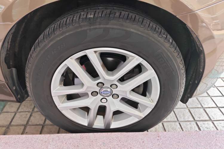 Used Volvo XC60 2017 T5 AWD Smart Upgrade Model
