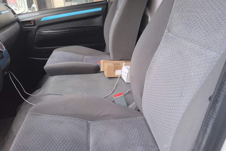 Used Farizon Xingxiang E6 2020 Van with High Roof 1365kg Payload Capacity Equipped with CATL's High-Energy Battery