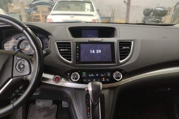 Used Honda CR-V 2015 2.4L two-wheel drive luxury version Audio And AC Panel