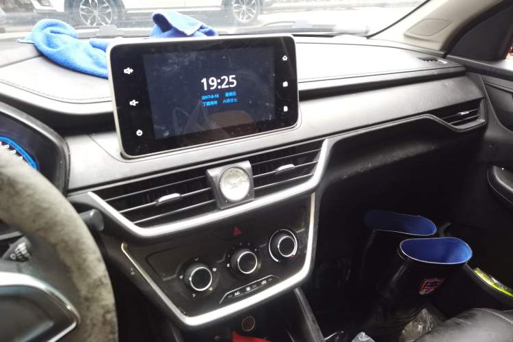 Used Wuling Hongguang S3 2018 1.5L Manual Comfort Model China V Standard