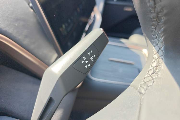 Used Dongfeng eπ eπ008 2024 210Max Range-Extended Version 6 Seats