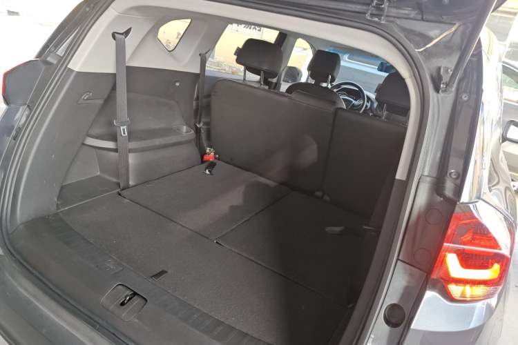 Used Chevrolet Orlando 2020 Light Hybrid Redline 530T Automatic Enjoyment Edition (5+2 Models)