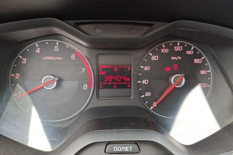 Used Baojun 310 2016 1.2L manual Comfort trim level