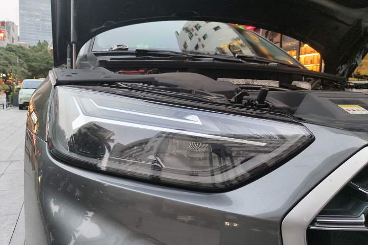 Used Audi Q5L 2022 Updated 40T Luxury Dynamic Edition Right Front Headlight