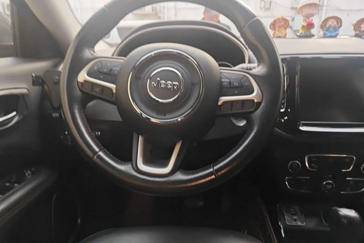 Used Jeep Compass 2019 220T Automatic Family Edition
