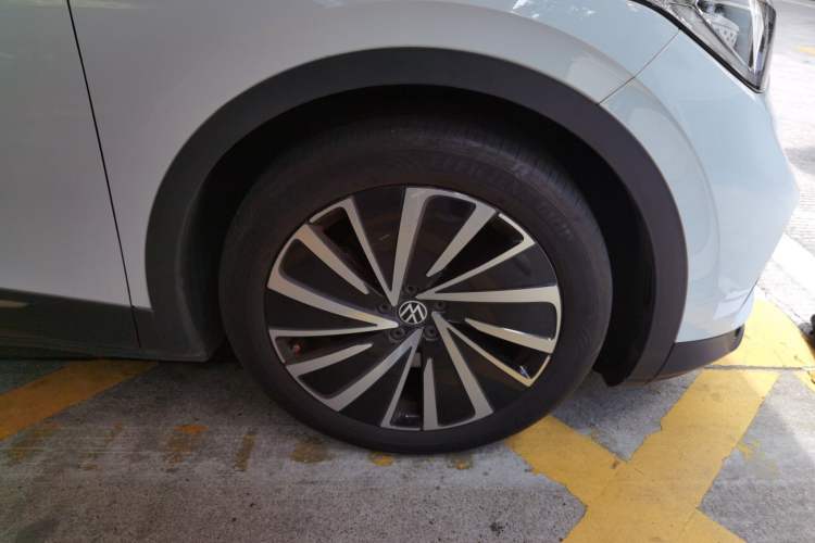 Used Volkswagen ID.4 X 2021 Pro Smart Long-Range Edition Right Front Wheel Hub