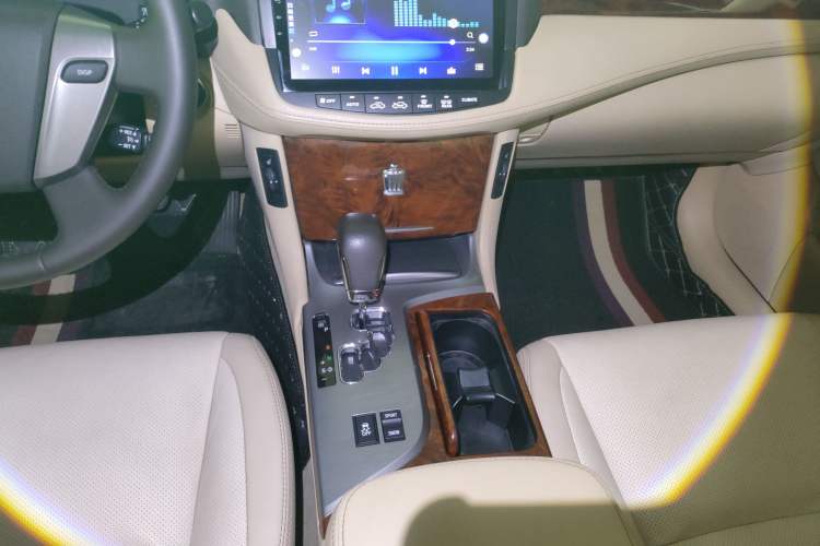 Used Toyota Crown 2012 2.5L Royal Leather Edition