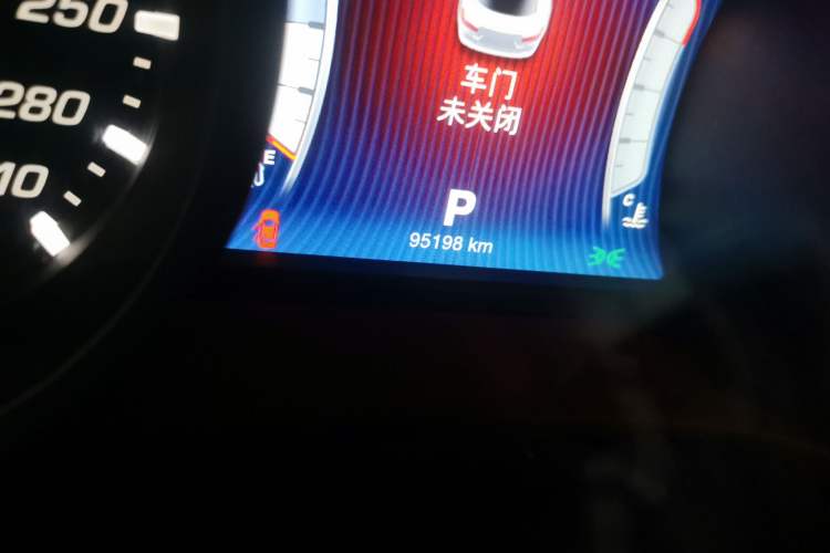 Used Maserati Ghibli 2014 3.0T Standard Edition Odometer Close Up