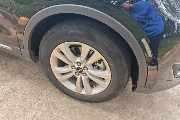 Used Lincoln MKX 2018 2.0T Two-Wheel Drive Deluxe Edition Right Front Wheel Hub