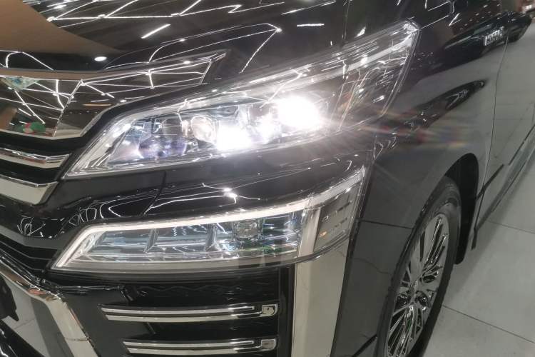 Used Toyota Vellfire 2021 Crown Dual-Engine 2.5L HV Luxury Edition