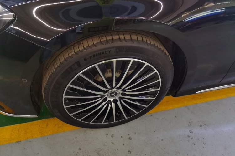 Used Mercedes-Benz E-Class 2024 Refresh E 300 L Stylish Edition
