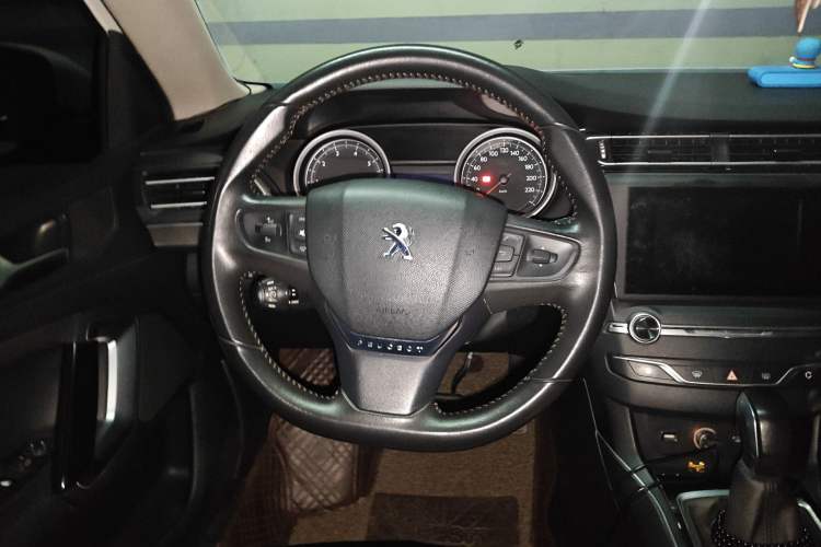 Used Peugeot 408 2014 1.8L Automatic Luxury Edition Steering Wheel