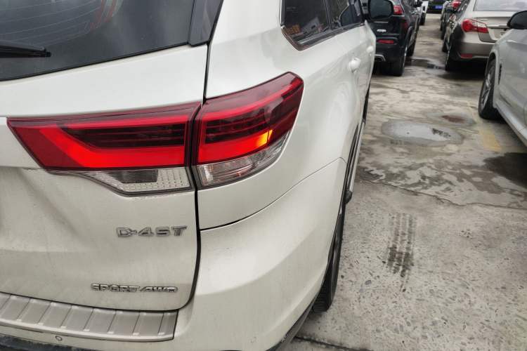 Used Toyota Highlander 2018 2.0T Four-Wheel Drive Luxury Version 7 Seats China VI Standard