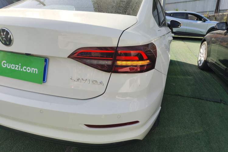 Used Volkswagen Lavida 2022 1.5L Automatic Fashion Edition Exterior 3