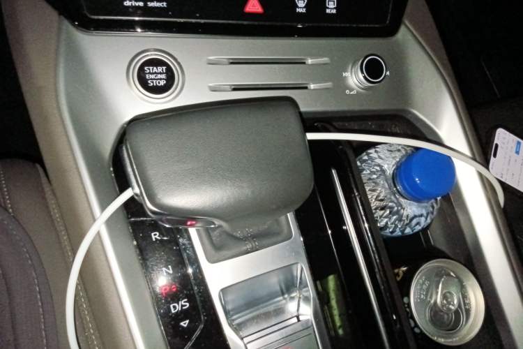 Used Audi Q6 2024 45 TFSI quattro Qiyun Edition Yulin Package 7 Seats Gear Lever