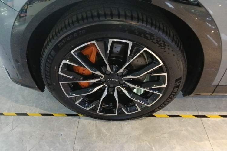 Used Zeekr 7X 2025 100kWh Long-Range All-Wheel Drive Intelligent Driving Version
