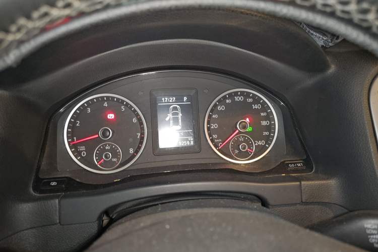 Used Volkswagen Tiguan 2012 1.8TSI Automatic All-Wheel Drive Fashion Edition Instrument Cluster