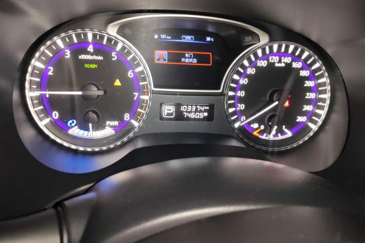 Used Infiniti QX60 2020 2.5 S/C Hybrid Two-Wheel-Drive Excellence Edition Odometer Close Up