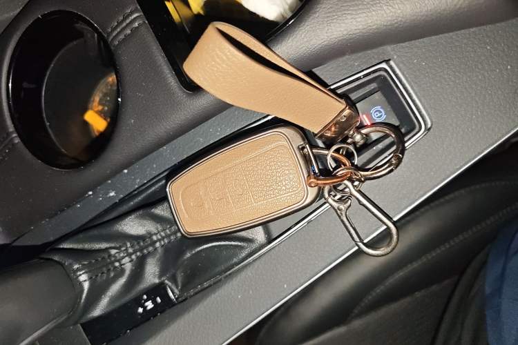 Used Toyota Avalon 2019 2.0L XLE Premium Edition China VI