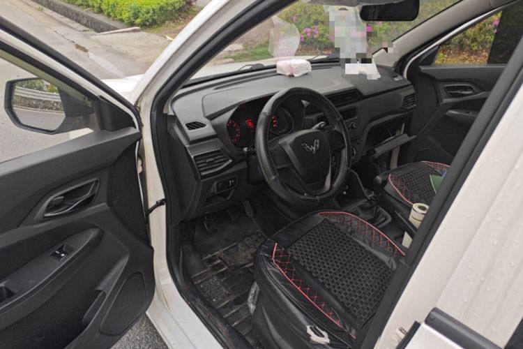 Used Wuling Hongguang 2019 1.5L S Basic Version China VI Standard LAR
