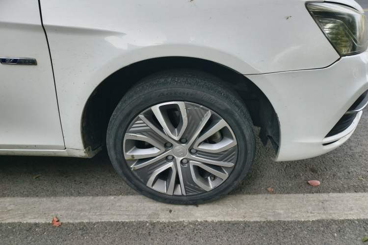 Used Geely Auto Emgrand New Energy 2018 EV350 Elite Model Right Front Wheel Hub