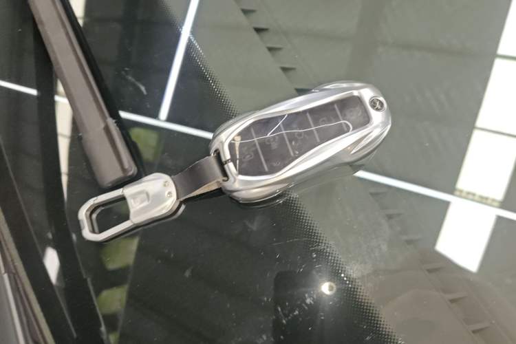 Used BYD Xia 2025 DM-i 1.5T 100km Supreme Edition Vehicle Key