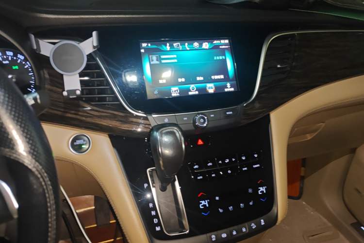 Used Buick GL8 2018 ES 28T Flagship Model China VI Standard
