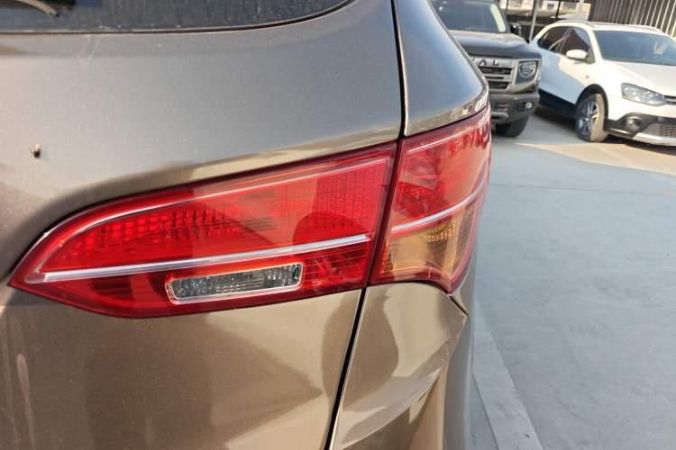 Used Hyundai Santa Fe 2013 2.4L Automatic 2WD Comfort Edition
