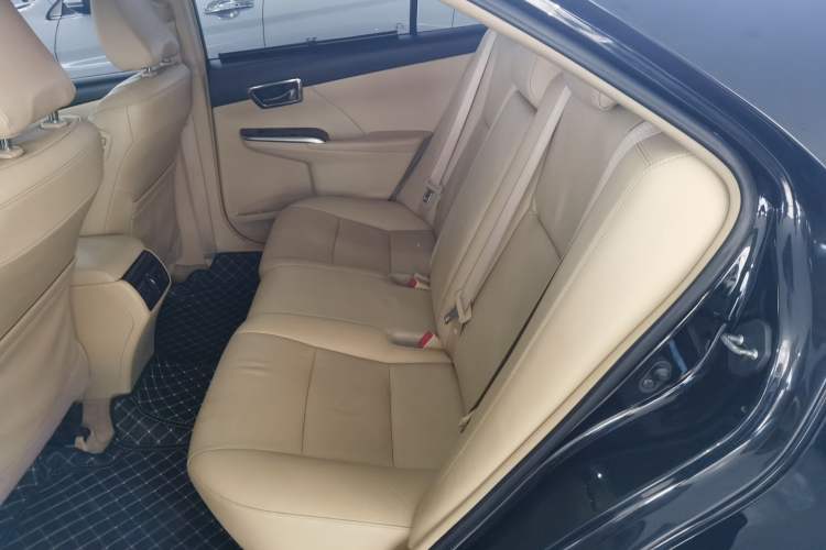 Used Toyota Camry 2015 2.0G Premier Edition
