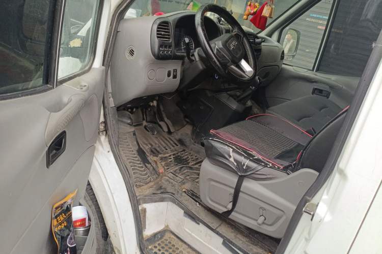 Used JMC Transit 2019 2.8T Commercial Version Short Wheelbase Mid-Roof 6-Seater China VI JX493 Driver Seat