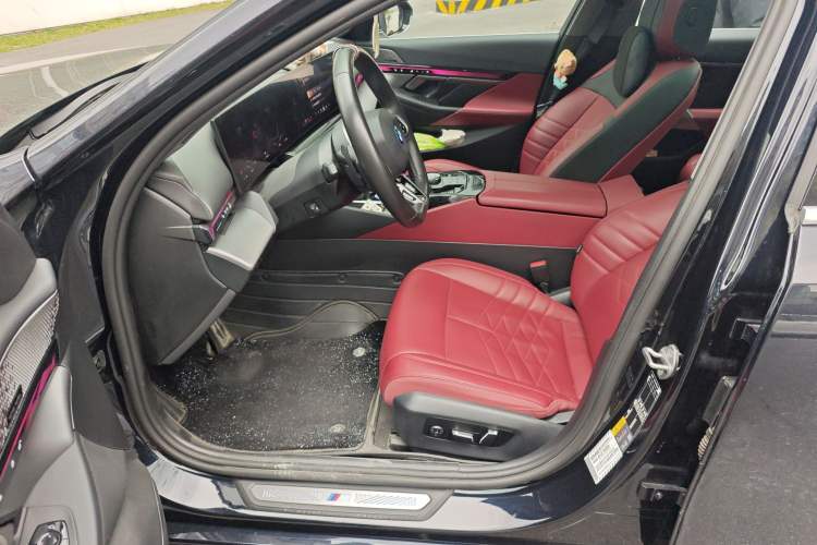 Used BMW i5 2024 eDrive 35L Luxury Model with M Sport Package
