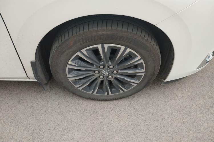 Used Buick GL8 2025 Lu Zun Deluxe Edition Right Front Wheel Hub