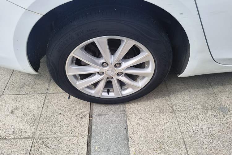 Used Buick Verano 2017 Sedan 20T Dual-Clutch Leading Model