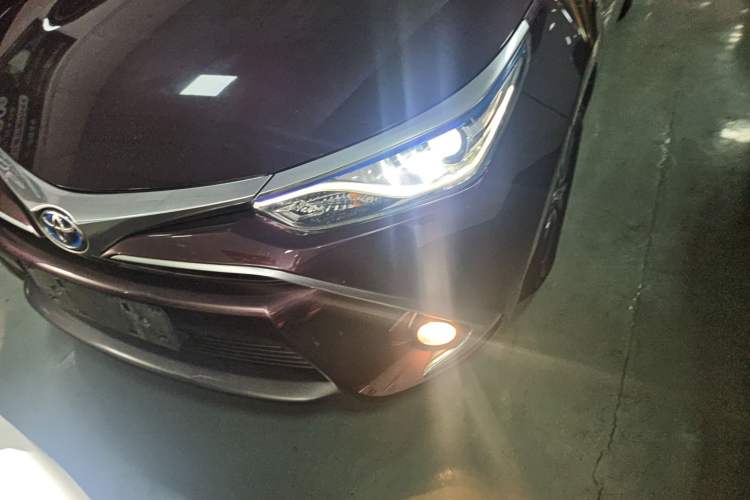 Used Toyota Levin 2016 Dual-Engine 1.8H GS E-CVT Elite Model with Sunroof Left Front Headlight