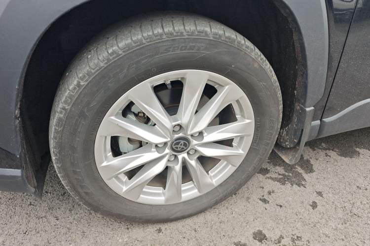 Used Toyota Corolla Cross 2023 2.0L Elite Edition Left Front Wheel Hub